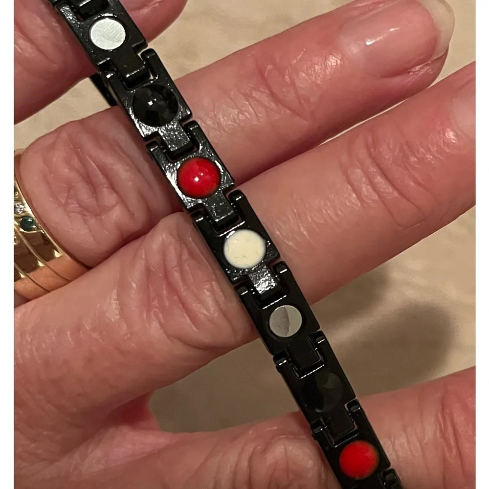 NWT Black Titanium Magnetic Therapy Bracelet – 8 Inch